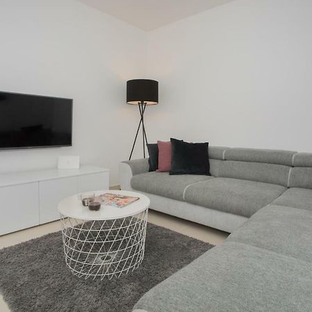 Apartment Luni Primošten Zewnętrze zdjęcie