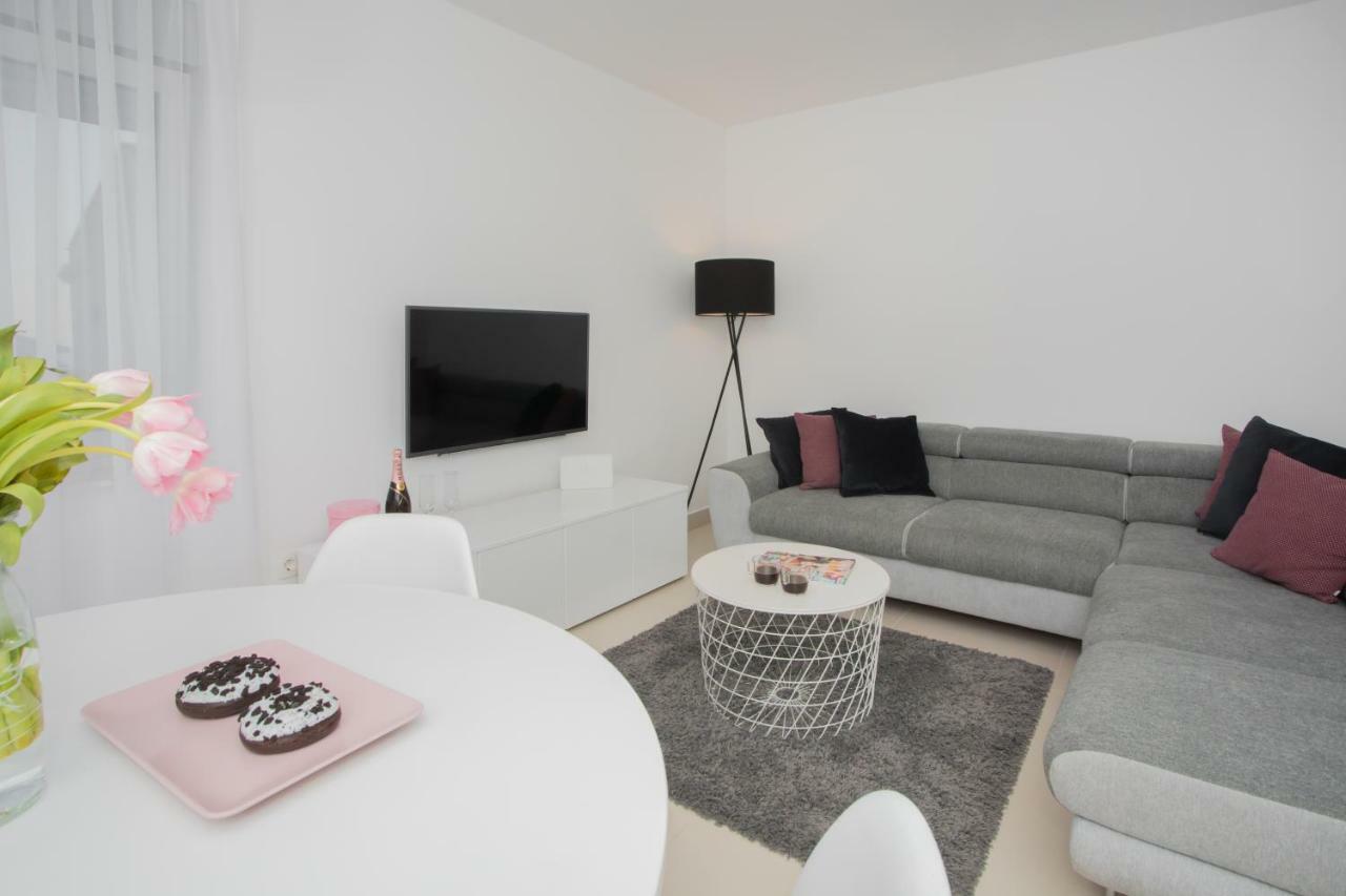 Apartment Luni Primošten Zewnętrze zdjęcie