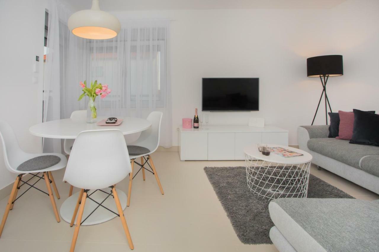Apartment Luni Primošten Zewnętrze zdjęcie