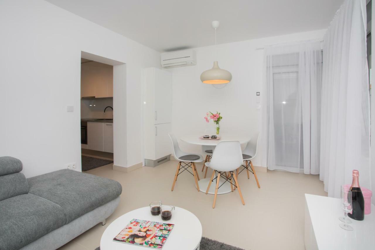 Apartment Luni Primošten Zewnętrze zdjęcie